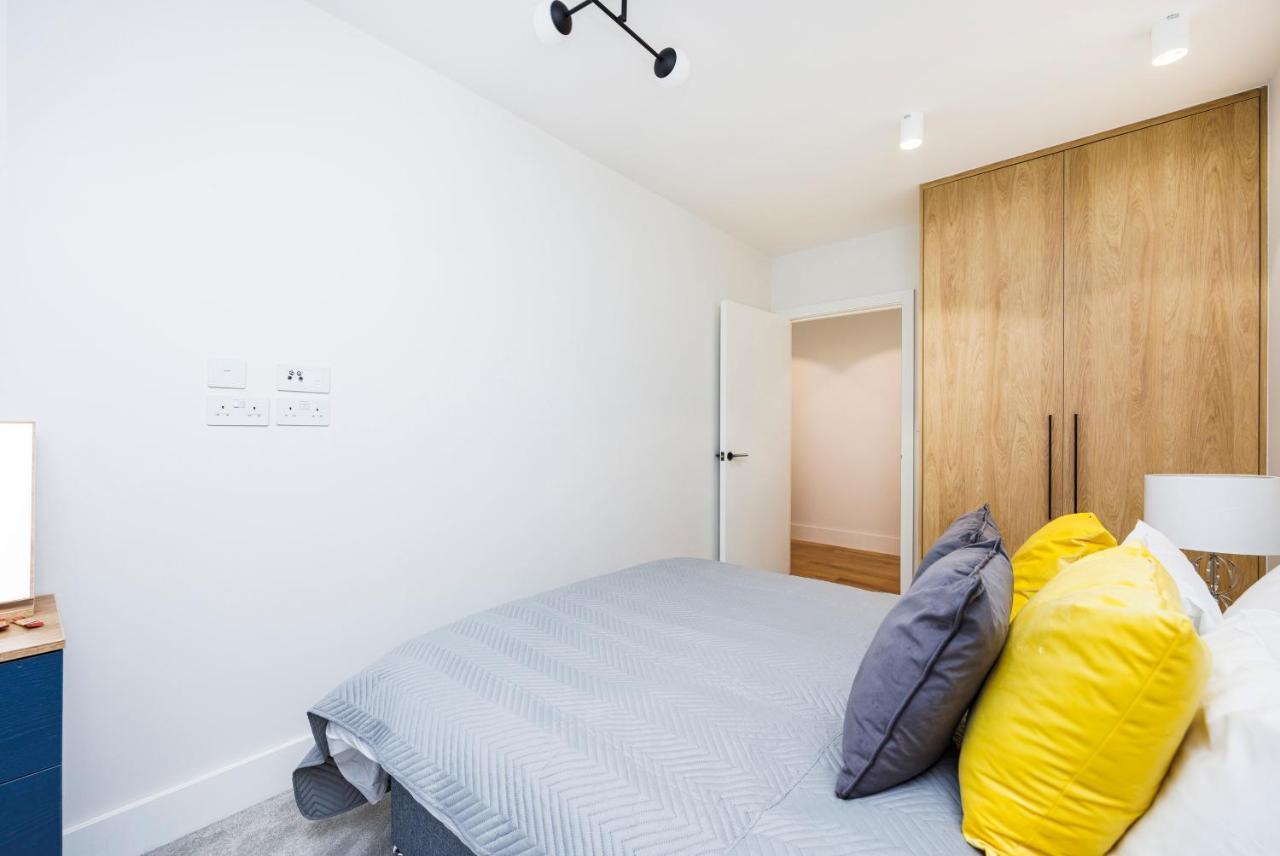 Luxury Spacious 2 Bed Apartment, London - Sk Exteriör bild
