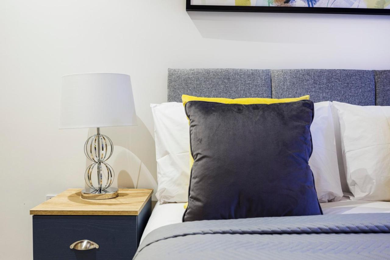 Luxury Spacious 2 Bed Apartment, London - Sk Exteriör bild